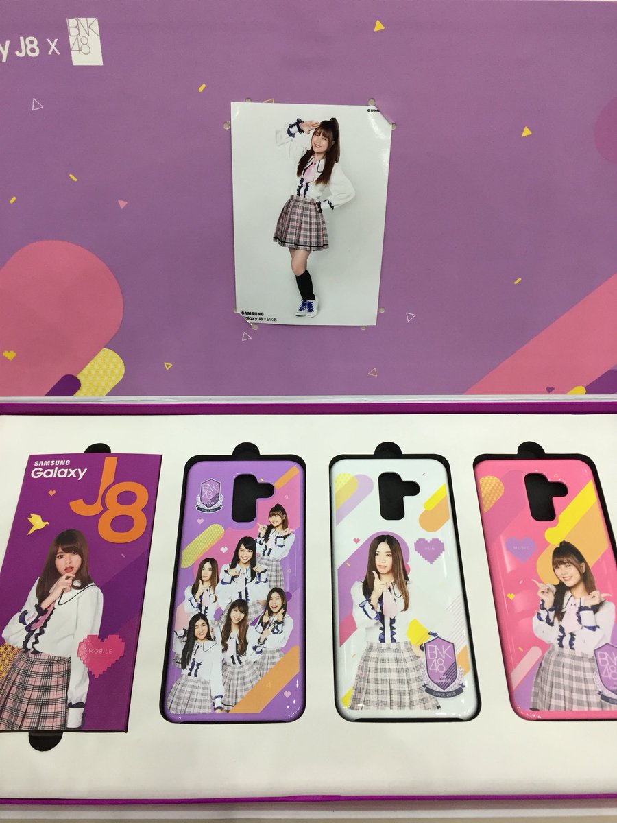 fairfoo's tweet photo. สุ่มเลยไม่ต้องรอส่ง #GalaxyJ8 x #bnk48 ที่งาน #ShonichiHS ซื้อปุ๊บ เปิดกล่องปั๊บ มาดูของจริงได้เลยที่บูทข้างโซนขายของที่ระลึกจ้า ของจริงสวยอ่ะ https://t.co/D1IhrkbQcW