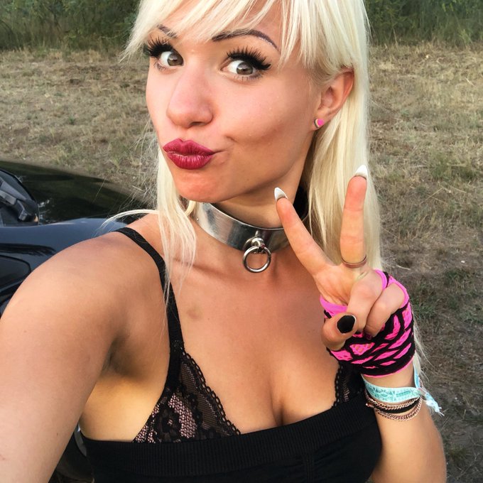 Sweet regards and kisses 💋 Bei mir steht heute der zweite Messetag bei Frankfurt an. Freue mich schon<a href="/tag/model"class="tags"><span>#model</span></a><a href="/tag/girl"class="tags"><span>#girl</span></a><a href="/tag/peace"class="tags"><span>#peace</span></a><a href="/tag/blondie"class="tags"><span>#blondie</span></a><a href="/tag/blond"class="tags"><span>#blond</span></a><a href="/tag/sunkissed"class="tags"><span>#sunkissed</span></a>