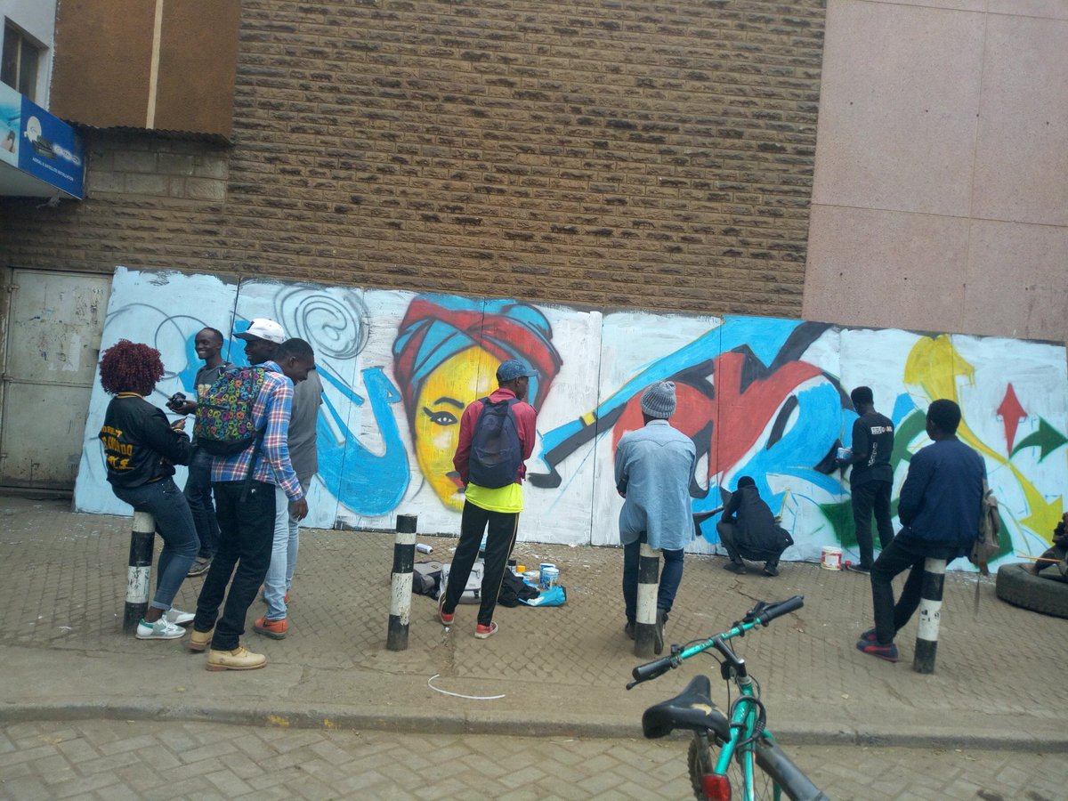 yadeneastafric's tweet photo. jianike art showcase happening live at liberty #AFKS2 @MissKochKenya @FlozyA @ErickRovoga #YEEP #youthhangout @KCDF https://t.co/S7CFZyAsuG
