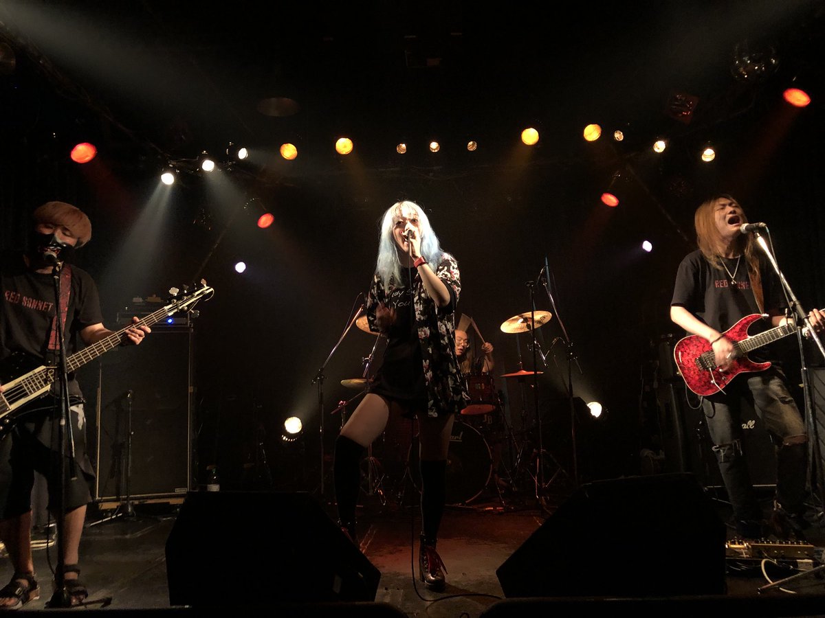 Hina_Vocal's tweet photo. AnatomyとRED SONNETのライブ見ました！
Anatomyは独特な世界観がクセになりそうな医療系メタルで、
RED SONNETはやっぱり、シンプルにカッコよかった、、、絶対また観たいよ〜
#Anatomy #REDSONNET https://t.co/VH74PkrOlW