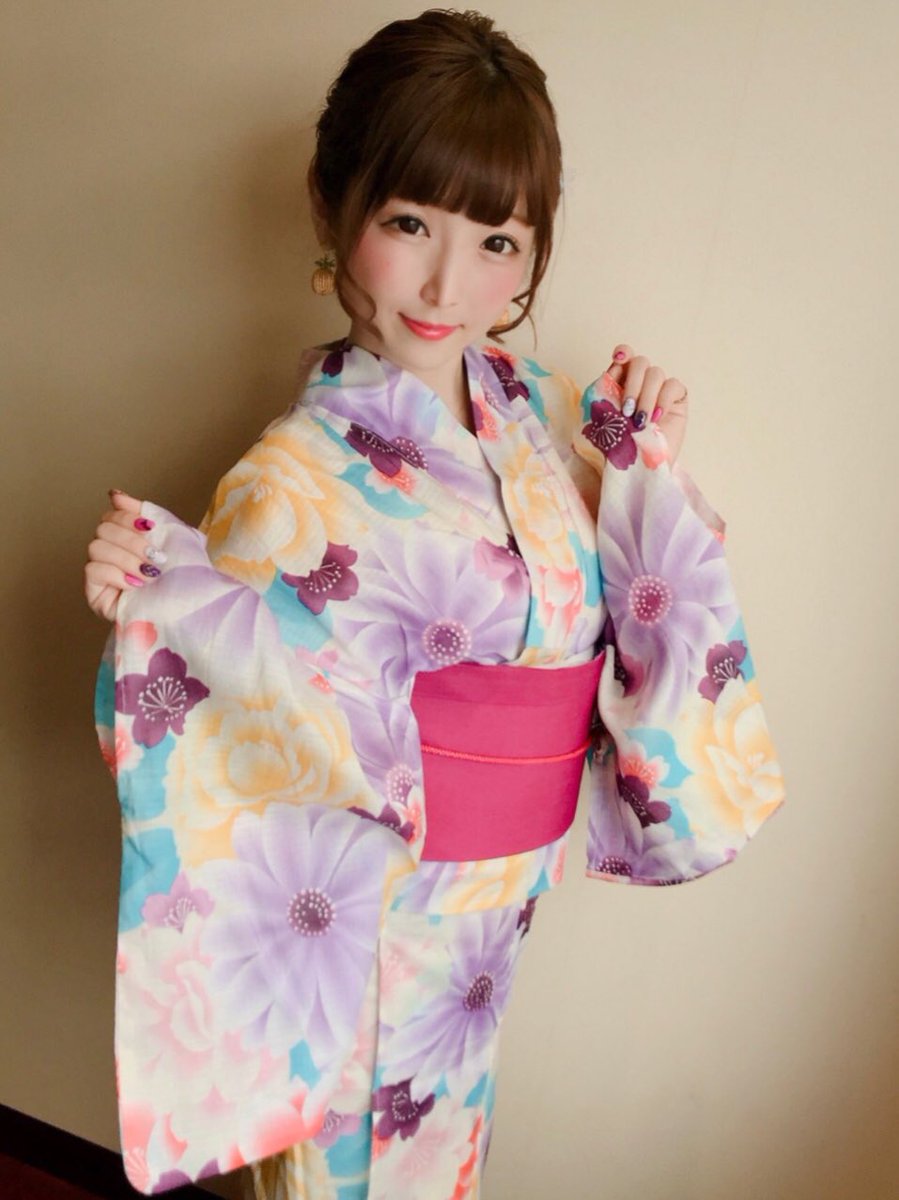 本日もジャラン五反田店様に遊びに来てくださった皆様ありがとうございました😍😍😍皆様ジューシーハニー2ご遊戯して下さっていて嬉しいです😍😍😍

浴衣はアンケートで1番投票数が多かったこちらに...💜

来月のジャラン五反田店様の来店は9月24日(祝)です🙋‍♀️💓
またお写真撮ってね😍😍😍