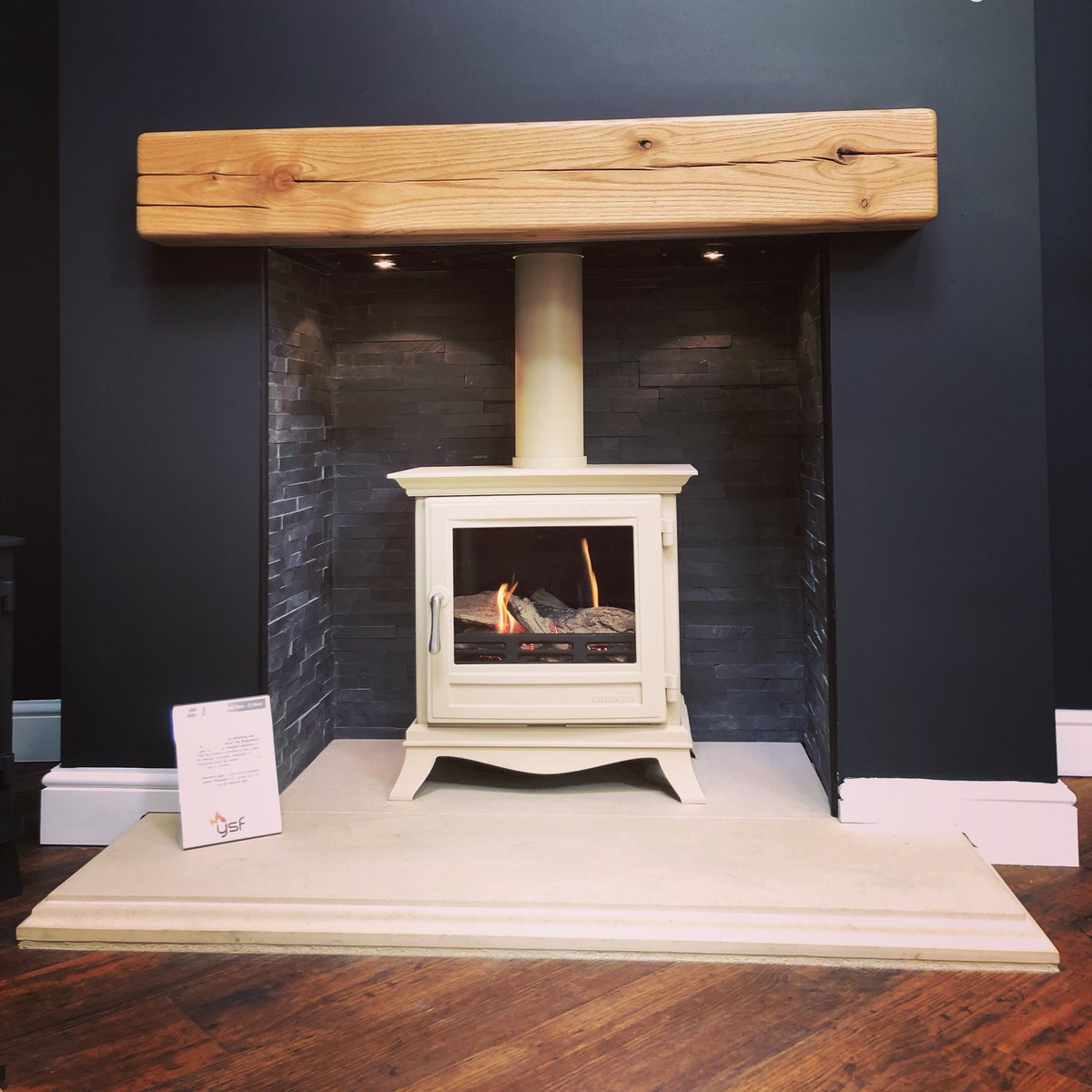 Love this display, <a href="/ChesneysLtd/">Chesneys London</a> Beaumont gas stove on a <a href="/DimensionalSton/">Dimensional Stone</a> Ancaster stone hearth 👌🏻