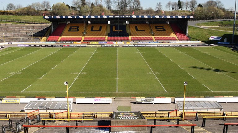 bcbradio's tweet photo. 🏉 LIve on Sunday from 2.30pm (3pm KO):

BetFred League 1 - Bradford Bulls vs Workington Town

with Mark Hobson &amp; Pete Dutton  

Tweet us @bcbradio 

Listen live on 106.6fm &amp; https://t.co/0DfCKcSa9Y

#COYB #bcbBULLS 🏉 https://t.co/OncKHGeU0G