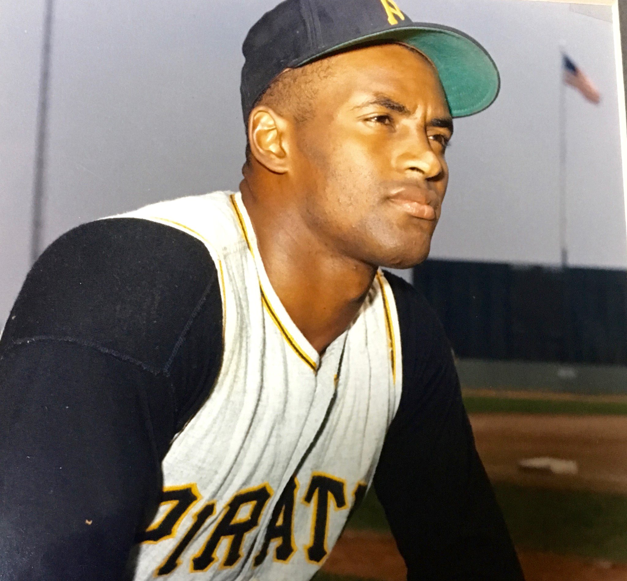 HAPPY BIRTHDAY/FELIZ CUMPLEANOS ROBERTO CLEMENTE 
