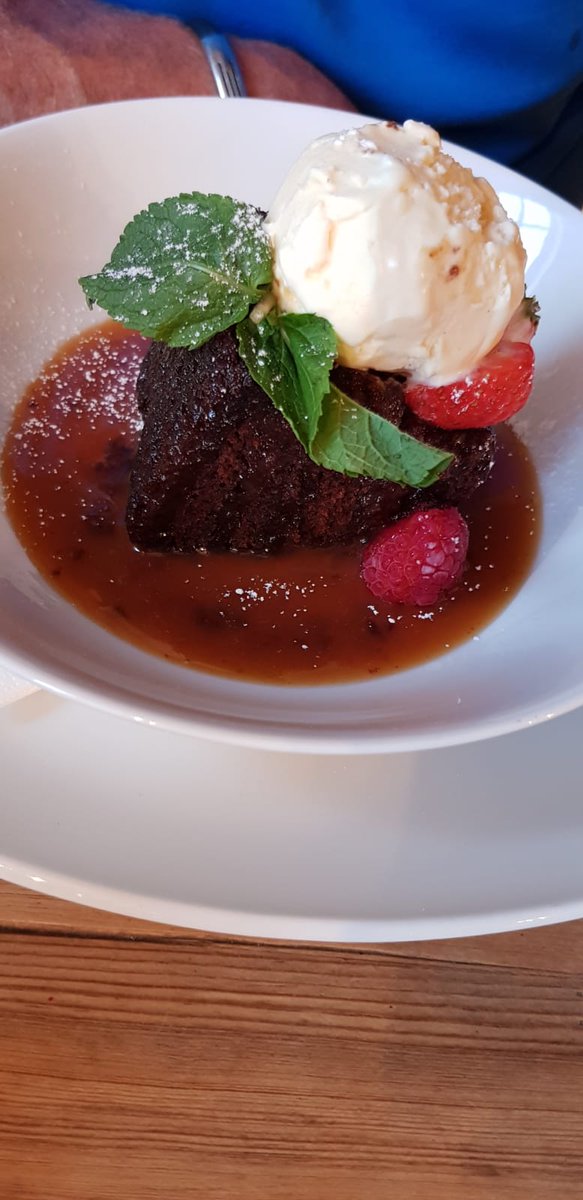 suffolkpub's tweet photo. Sticky toffee pud with honeycomb ice cream and caramel sauce? Don't mind if we do... Serving food all day today from midday to 9pm, booking recommended on 01986 784214 #suffolkpub #queensheadbramfield #homemadepuds https://t.co/sXgdAjBUQM