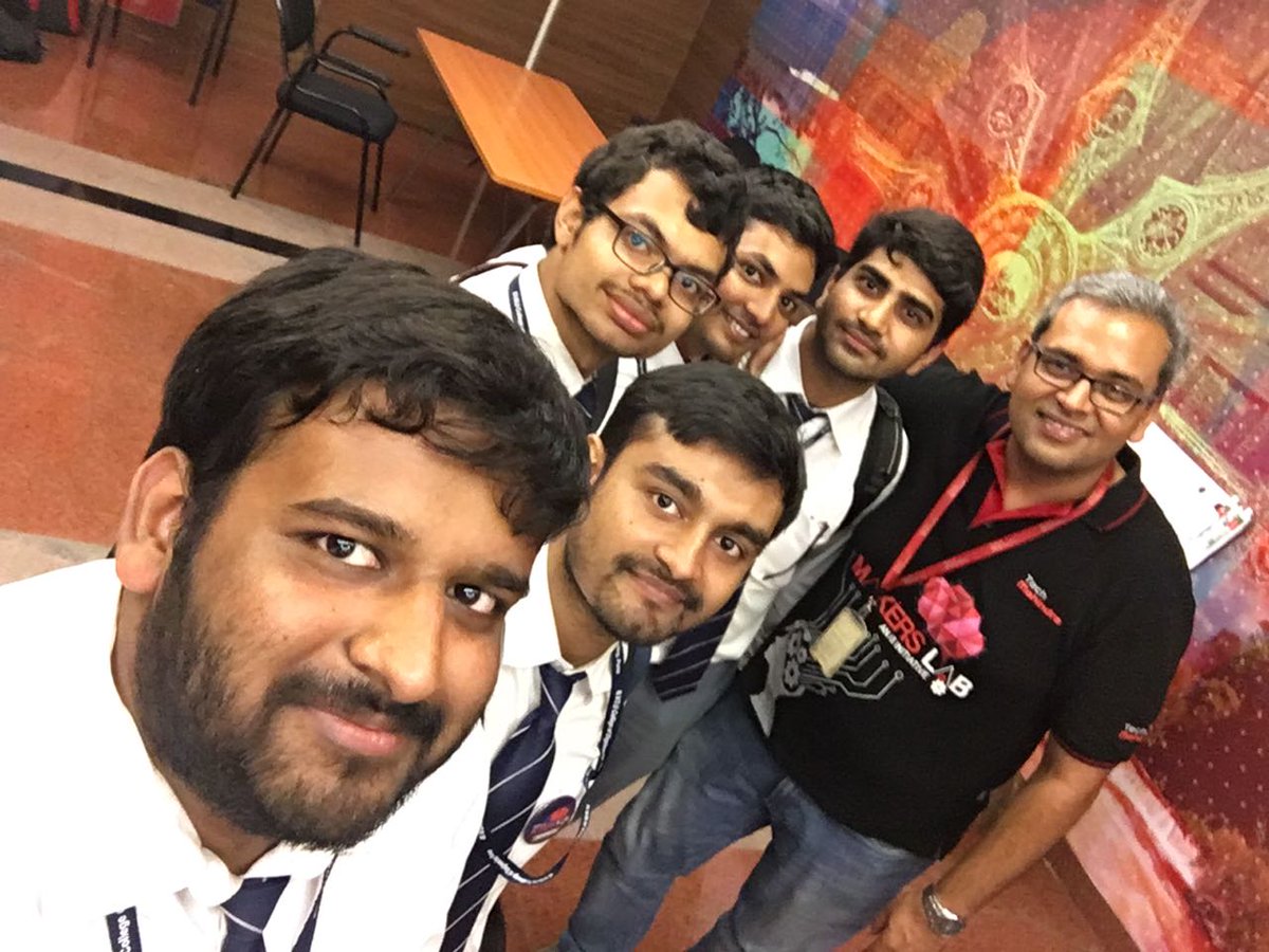 7piyushmishra's tweet photo. Selfie with the person who is like the bhism pitamah of makers lab, guiding, helping motivating its members to build smart solutions with collaborative intelligence.@tech_mahindra 
#TechMNirmaan https://t.co/wUqEQJ6jCM