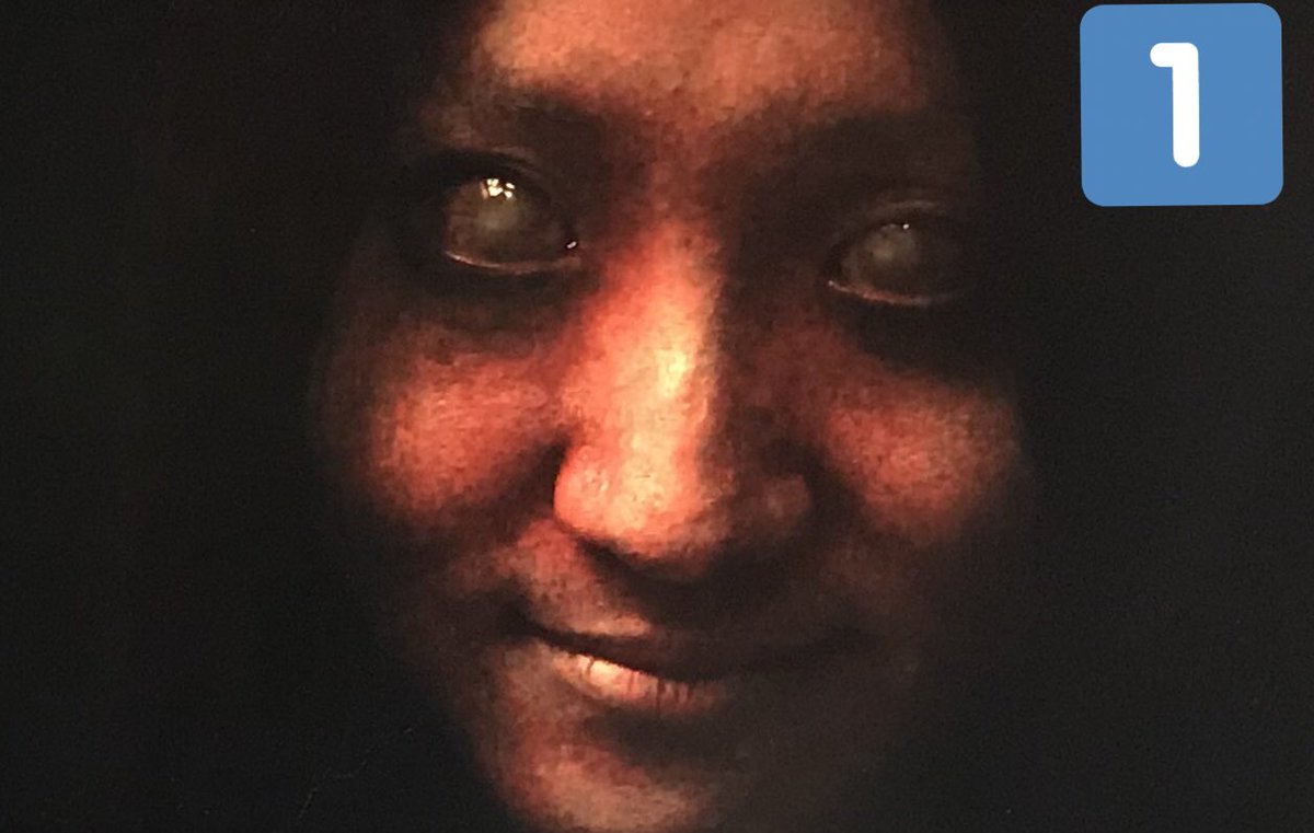 踊る肉団子の甘酢がけ En Twitter 個人的に怖いと思ったシーン 昼間に追いかけっこを仕掛けてくる貞子的な幽霊 藤本さん 昼間から喪服で黒い箱を頭に被り証明写真機の所に座って待つシュールな生き霊 真顔のよしこ ほん怖 ほんとにあった怖い話