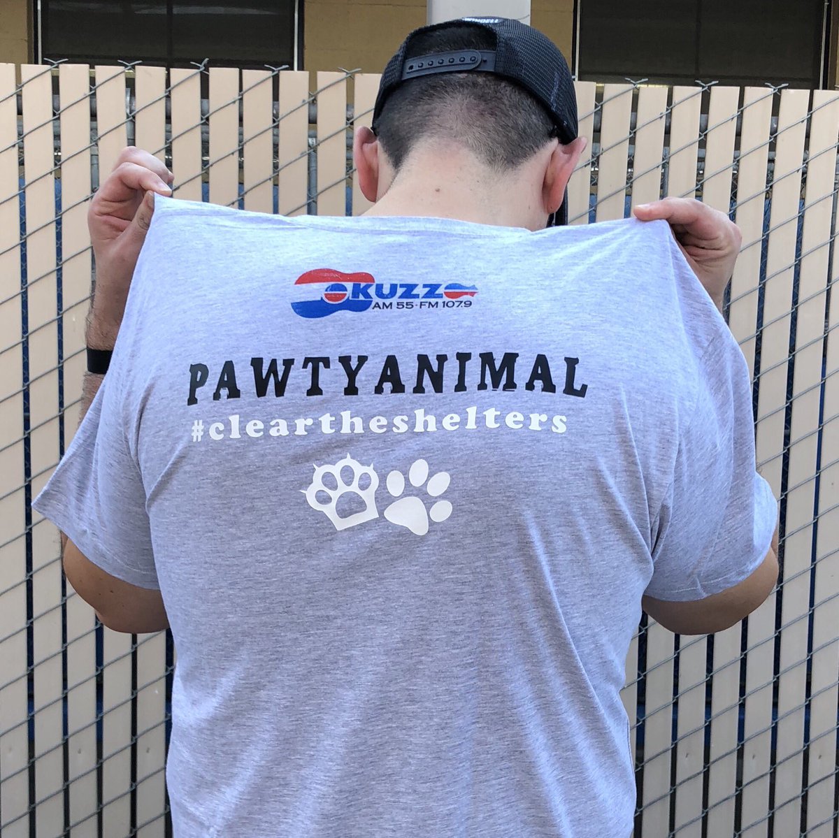 brentmichaels's tweet photo. Like my #ClearTheShelters shirt? Thanks @kendraonair! See you at 201 S. Mount Vernon Avenue! https://t.co/ZRgh94w044