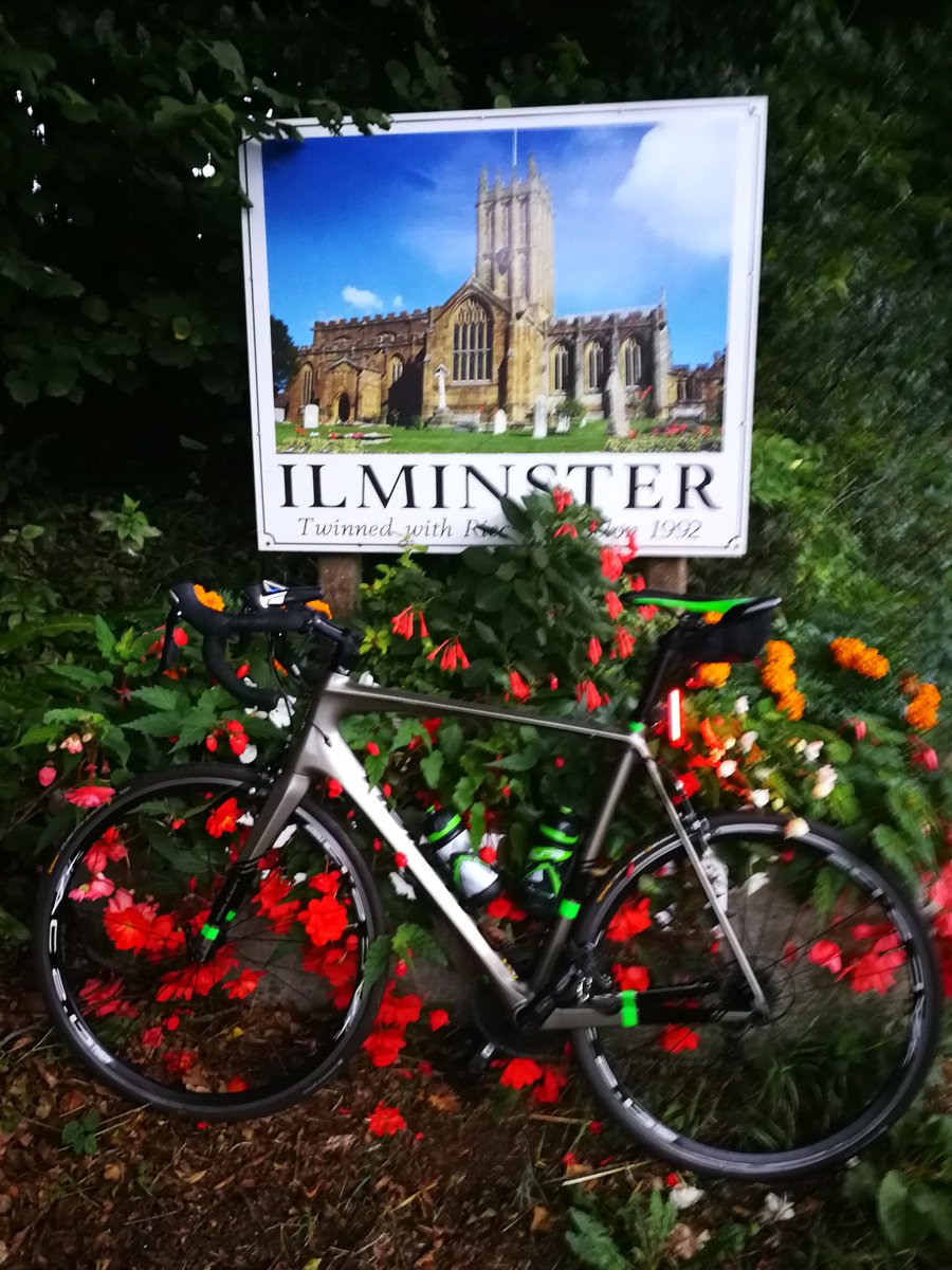 banjo2109's tweet photo. This morning I cycled the 51 mile #ThreeMinsters ride #ilminster #axminster #beaminster #somerset #devon #dorset #AATR #cycletography #truestart #d2d https://t.co/kBSHyD4VWL