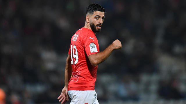 PesindeyizApp's tweet photo. Muhabir: "Marsilya taraftarı mısın?" 

Umut Bozok: "Galatasaray dışında tuttuğum bir takım yok." https://t.co/JJKcZopffs