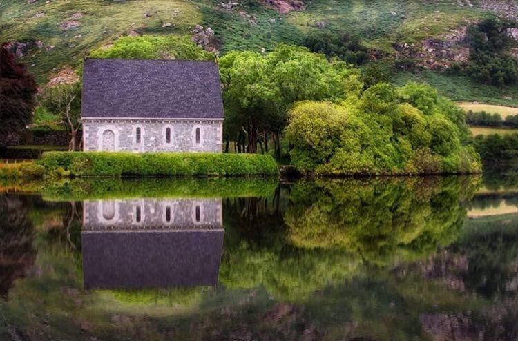 The beauty of reflection😍 Gougane Barra, Cork🇮🇪💚 #cork #gouganebarra #reflectiongram #amazing .
.
📸by IG:piotrmachowczyk 👏🏆☘️ #cork_daily #photooftheday #lovecork #loveireland