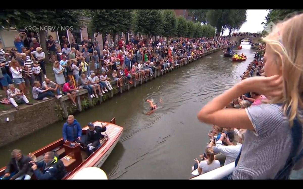 Geerrt's tweet image. .@mvdweijden Wat een held! #11stedenzwemtocht @sloten