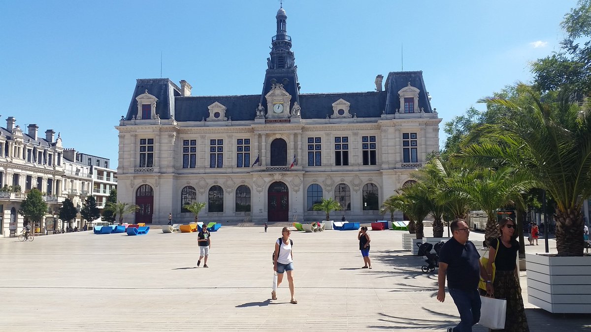 LesJeunesG's tweet image. Le Tour de France des Alternatives Agricoles s'arrête dans la Vienne et en Charente-Maritime aujourd'hui pour sa 10ème étape ! #TFAA