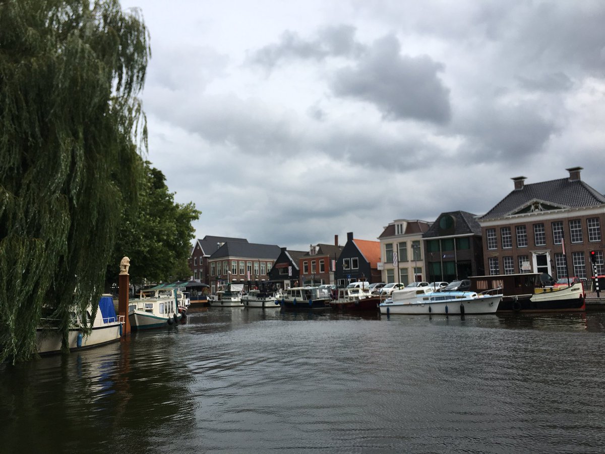 PieterBalstra's tweet photo. Vanmiddag een stuk van de #Turfroute gevaren! Prachtig mooi, via de #Tjonger en Van #Engelenvaart! Na een paar uren #varen in het centrum van #Heerenveen aangekomen. Zelfs hier geen #sanitaire #voorzieningen kunnen ontdekken!! Gemiste kansen voor de #watersporter en #tourtistme https://t.co/uhVWafqbZb
