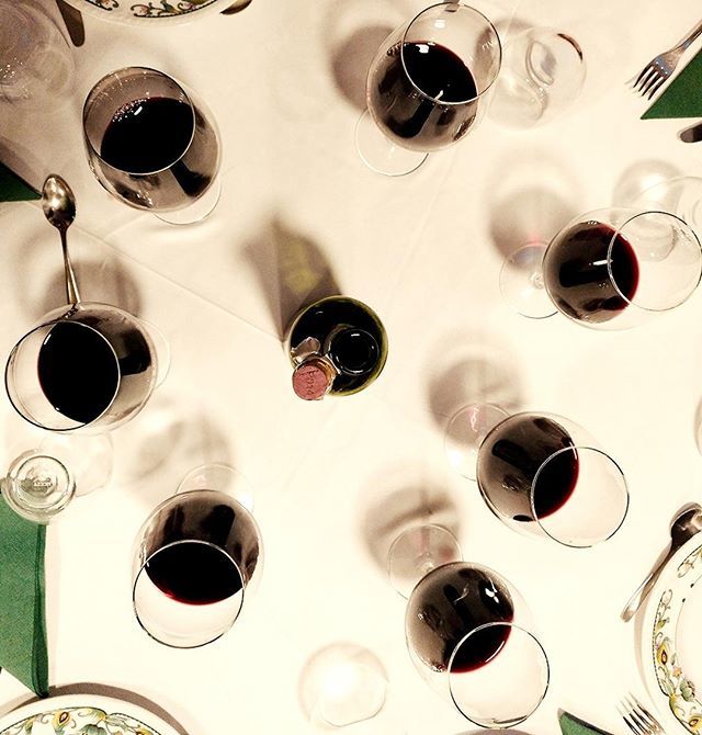 Hostalremona's tweet photo. Llega el #Sábado y es el momento ideal para compartir #BuenosMomentos alrededor de una mesa.
#Familia, #Amigos o ambos.
Importante, abstenerse los que no tengan ganas de disfrutar 😉
🍷 .
.
.
.
#vinosdeespaña #vinotime #winetime #vinoamor #Vinovino #wi… https://t.co/JPKdjL0IBp https://t.co/caM7BoJBZJ
