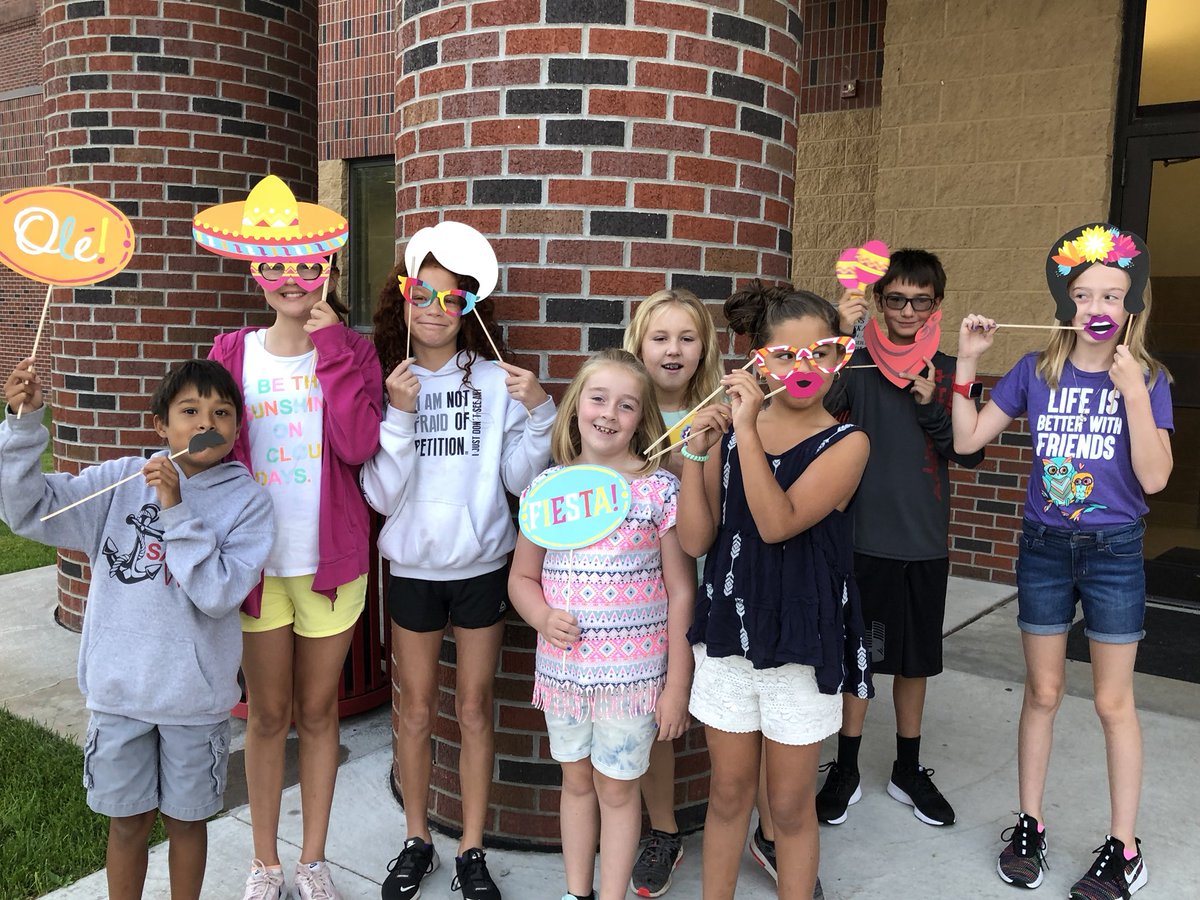 jfloyd25's tweet photo. We celebrated the 1st day of school @spssailors with 1st Day Fiesta photos! Music &amp; props created high energy and fun for students to return! #SailorPride #momsasprincipals #NEMAPS #PIA #RelationshipsMatter https://t.co/4fGTRMsGbh