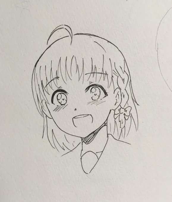 ペンで線画するの大嫌いで シャーペンで濃く書いてたけど 今日買った0.1と0.05のペン ちょうどいい太さでめっちゃ 描きやすかった(試し書き)