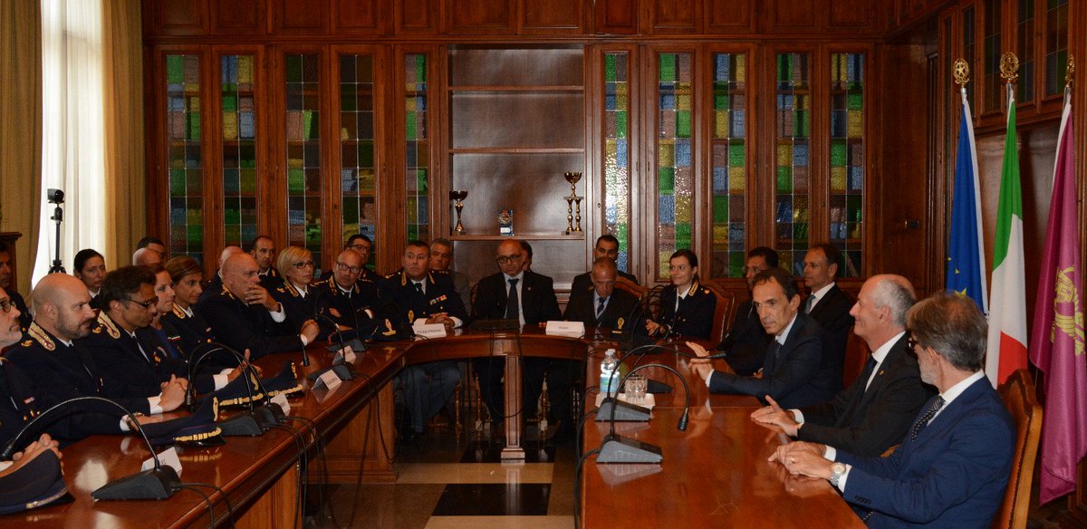Polizia di stato on twitter: #capodellapolizia ha ringraziato in ... Questure poliziadistato it genova