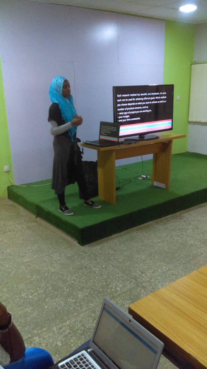 sherifdauda_'s tweet image. @AliyuSofiya talking about users and user research #figmacommunityng #figmadesign