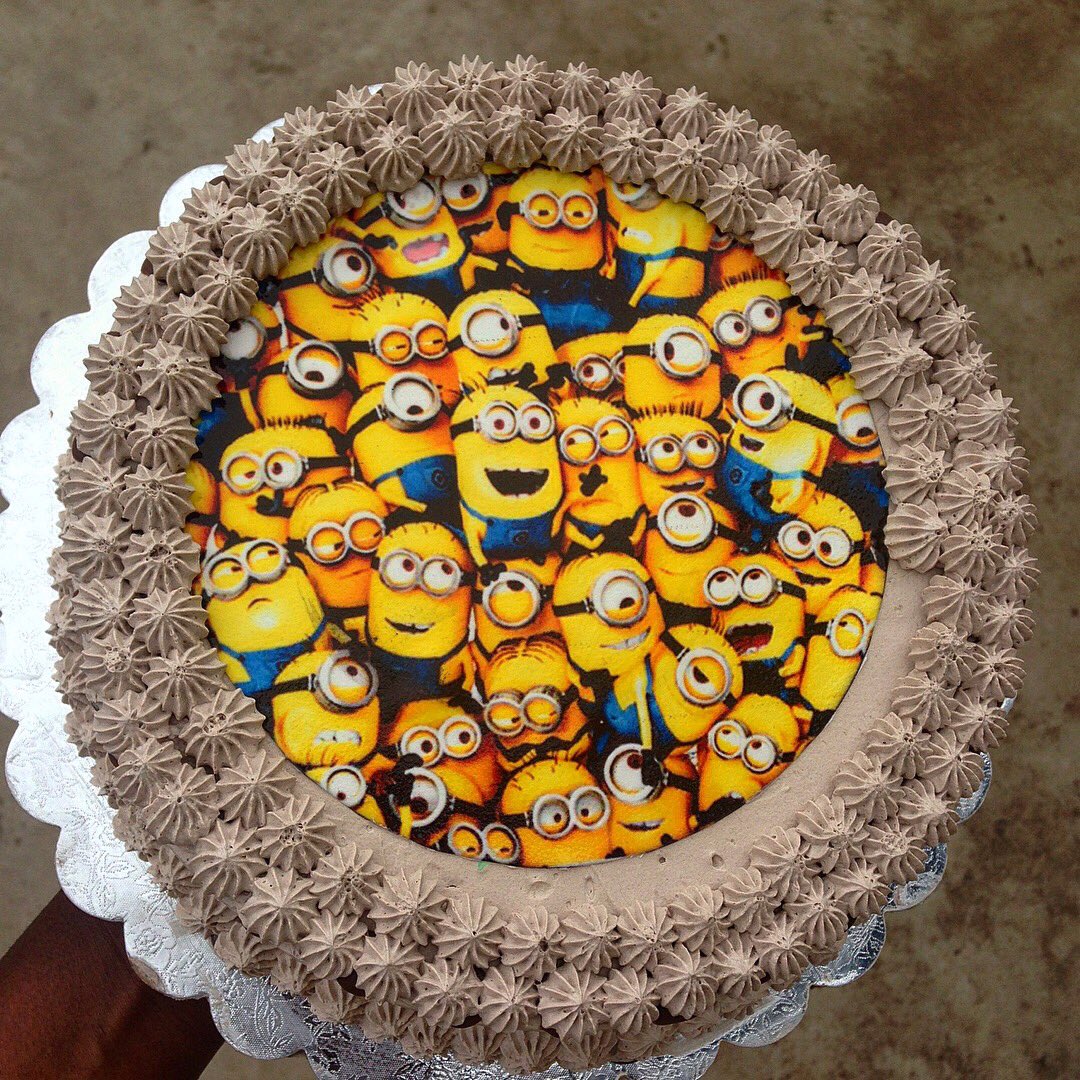 Minion themed chocolate cake 