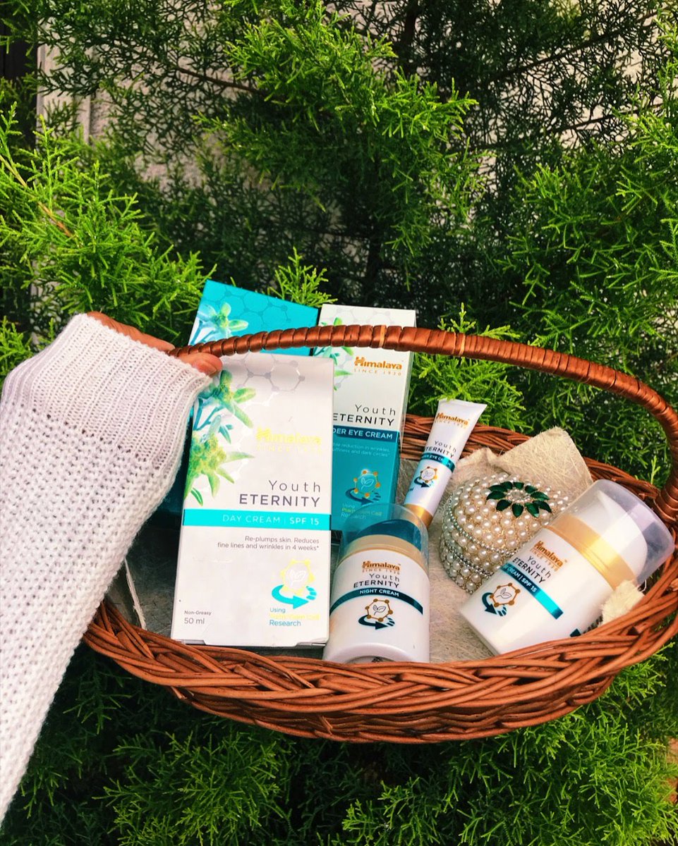 Vandytheblogger's tweet photo. New on the B L O G !
Detailed review on the newly launched Youth Eternity products by @himalayapersonalcare 
https://t.co/MDOiCof3qH a read !! Been using them for quite some time, and I must say I’ve found my match! https://t.co/agElZCXZYr