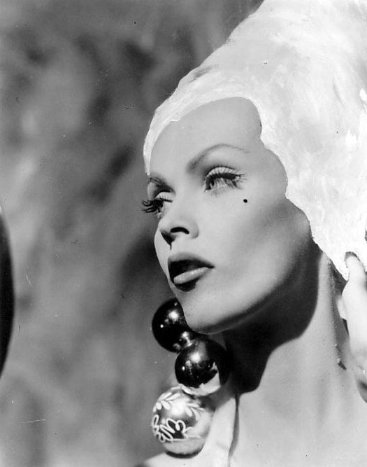 Dada בטוויטר ヴァンパイラ に扮した1950年代アメリカの怪奇モノ女優 メイラ ヌルミ もとはモデルさんだったそうで 調べてみた 1950年代にしてこのキレッキレぷり