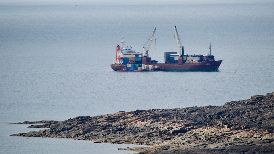 FrankReardon1's tweet photo. The M/V #AVATAQ #CYCX @sealift Currently in #KoojesseInlet #Iqaluit #Nunavut AUG.18.2018 #ShipsInPics @Shipspotting_Ca https://t.co/jiV6FXW1xT