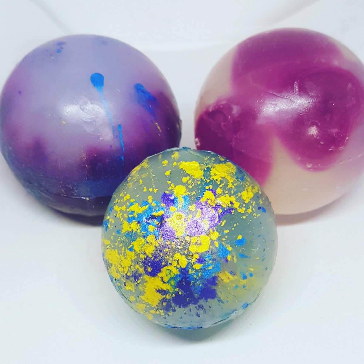 Bubbletroubleso's tweet photo. Creating soap spheres today https://t.co/VmslY5tpnr