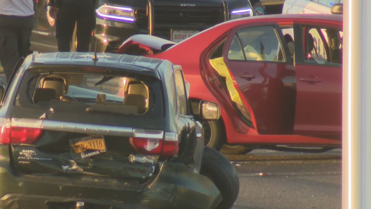 2 dead in 5-car crash on Interstate 75 in Davie bit.ly/2BnoFdP https://t.co/jYKogYgFrm