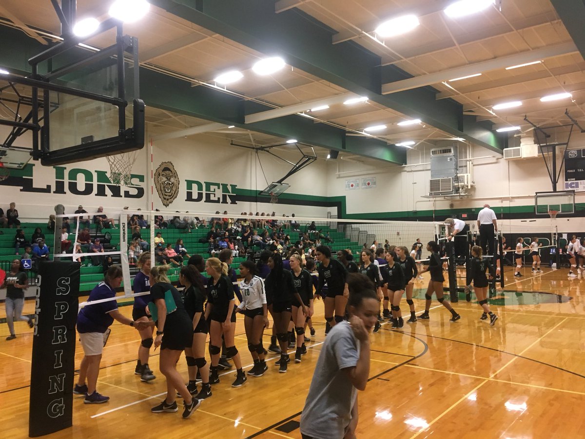 MCHSVB's tweet photo. 3 games won today and 1 to go!!! The growth and teamwork has been incredible! This team is paving new paths as they play for 1st in our bracket!! ππΌ #MaydeForThis #changingOURgame #mcvb https://t.co/AJdt1T5ij6