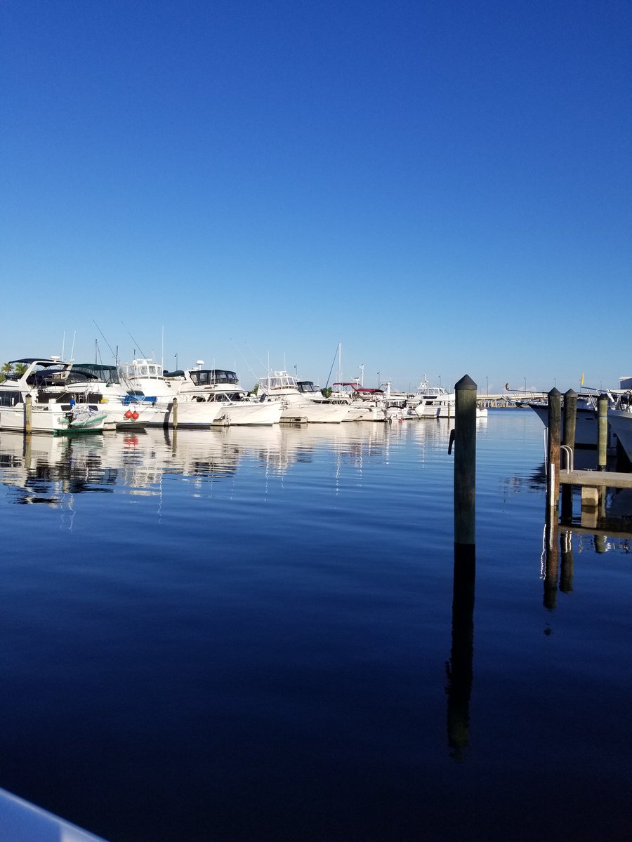 SentinelColor's tweet image. Is the sky blue? What shade? Better get my CSS110 OR CSS210PS and figure it out! #PRINT18 booth 223 check it!