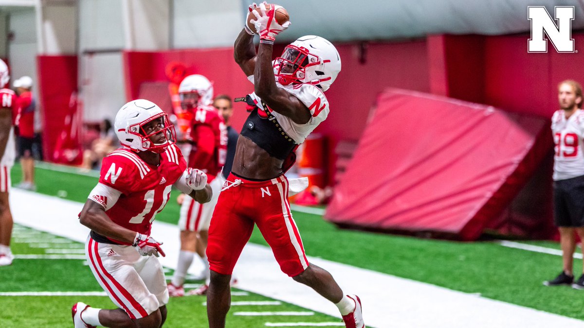 HuskerFootball's tweet photo. Showin’ off the hands.

🙌👀

#GBR https://t.co/nxcMrRIe9x