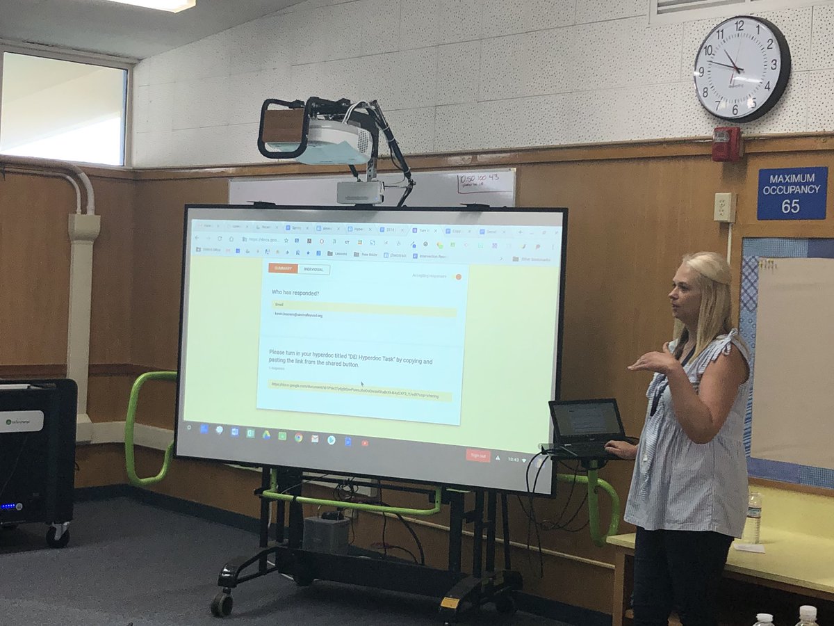 justjulie44's tweet photo. Digital Educators Institute for our new #simischools teachers! #DEISimi @peplinski_jason @hanijyoussef @becamejane @J_CraftCA @And__Shannon @AyeLilLass @JCarter_mars @tracie_bowden https://t.co/wxmPRsxapO