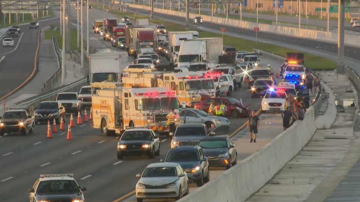UPDATE: All lanes reopen after deadly 5-car crash on Interstate 75 in Davie bit.ly/2BnoFdP https://t.co/gFNwqS9YPI