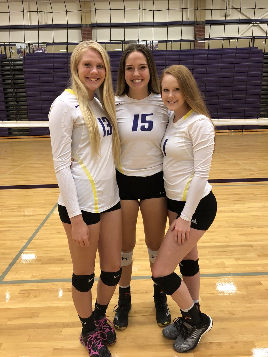 CoachKUnrau's tweet photo. Missing a few managers, but here is your 2018 VC Volleyball team! 💜🏐 https://t.co/Rm5XABvRXY