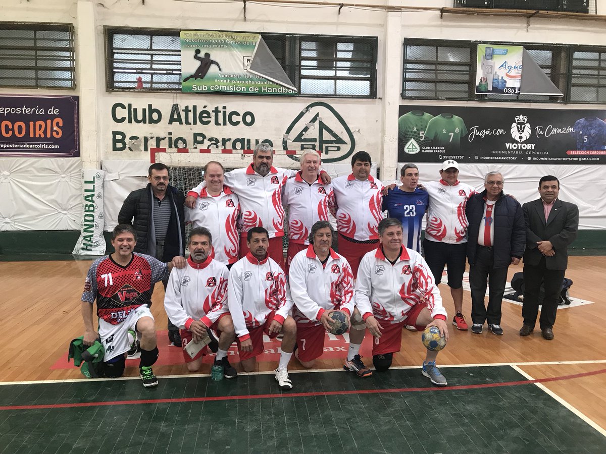 Segundo partido torneo internacional de Maxihandball Cordoba 2018.
Club Gral. Paz Juniors vs Afemec Asuncion Paraguay