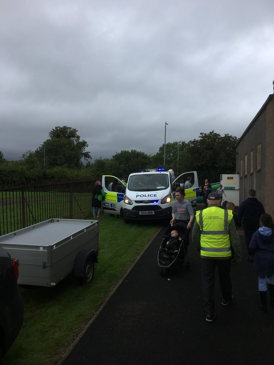 @PollokPolice thanks for a great day <a href="/Pollokbaptist/">Pollok bc</a> at the family gala day kids loved the van and if I never hear another police siren again!!