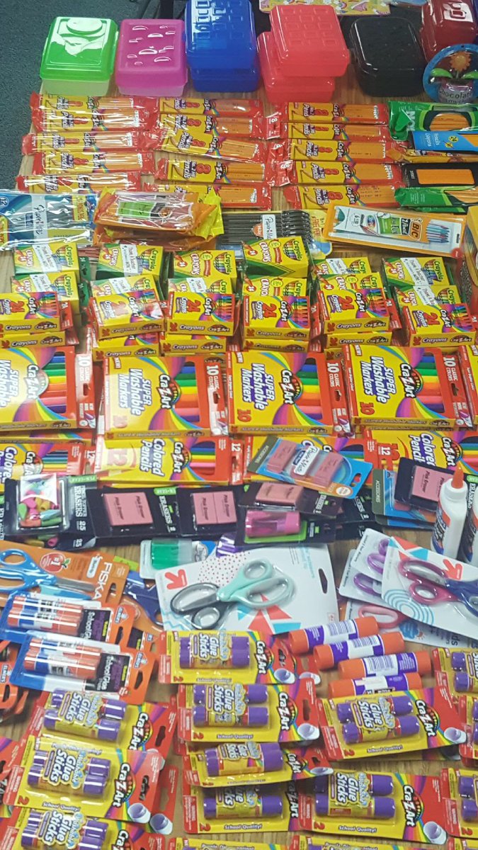 HeritageElemen1's tweet photo. @HeritageElemen1 would like to thank @abfchurch for blessing our campus with school supplies for our scholars! We cannot thank you enough for supporting our efforts to ensure ALL scholars achieve! #DestinationAchievement #WelcomeSpringISD @lakisha_barnaby @hphyder https://t.co/6Ya9HcGHlH