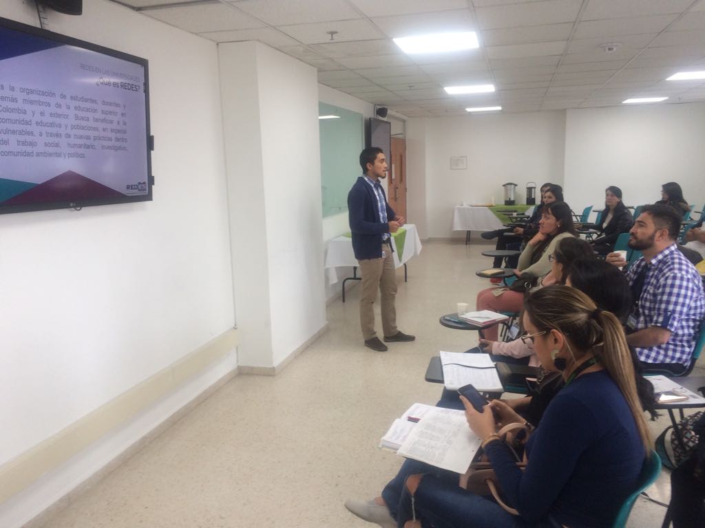 Somos_REDES's tweet photo. 🌿Estuvimos en el Primer Encuentro en Ecociencia organizado por @Areandina , como jóvenes universitarios estamos comprometidos con la salud ambiental. 

Por nuestro 👉🌎🌳🍀💦
#DejandoHuellaEnSostenibilidad https://t.co/Nhst86MCSY