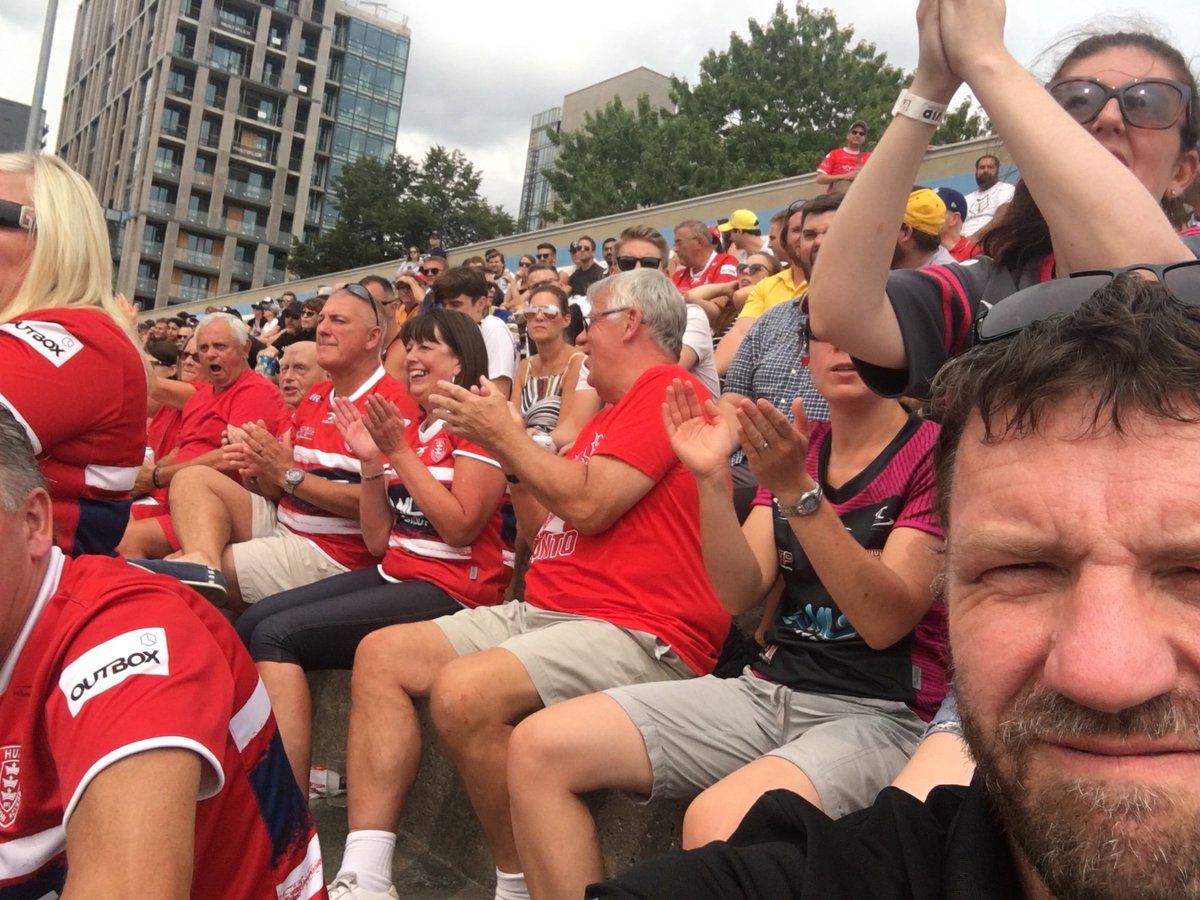 PaulFletcher14's tweet photo. Rallying Round the Robins... ⚪️🔴⚪️ #TouringToronto https://t.co/ZNPC8USEIr
