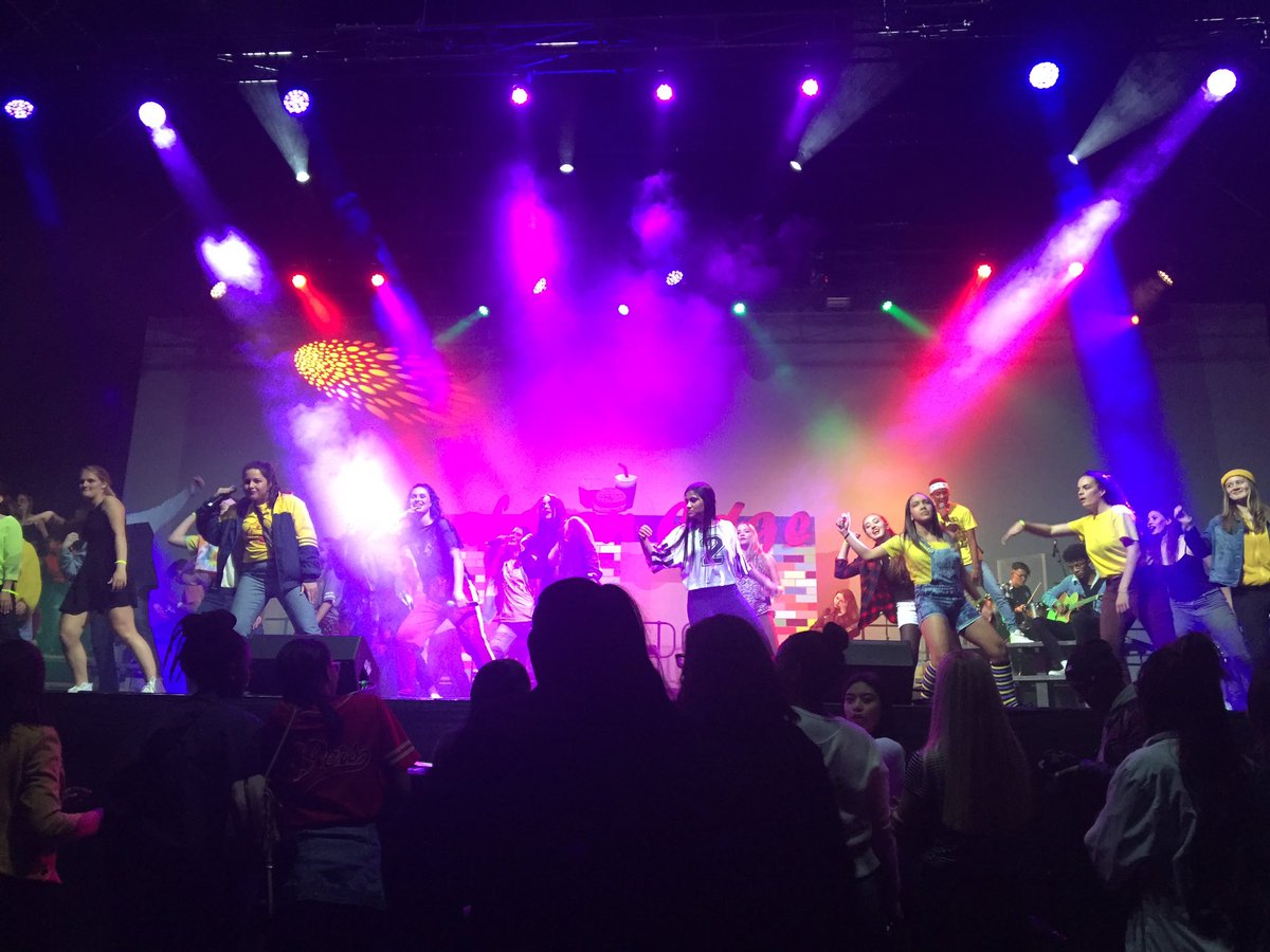 KFMza's tweet photo. Shout to the stars of the show at #HighSchoolJam . A group wonderfully talented young people showcasing their talents! Well done!
#HSJ2018 https://t.co/kq9s5LYErj