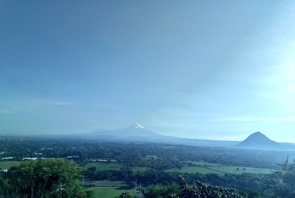 Guirnalda18's tweet image. Como lo dijo @Chigolin_ estudie, viví y disfrute el lugar. Puff que bello mirador Jonacatepec Mor.
@YODEBUENAS @DeTripconMiguel 
#runner 
#YoElegíCorrer un sabadito alegre
@SumandoKMx @LoveRunSmile #LoQueVeoMientrasCorro  👌🏼🎶👟