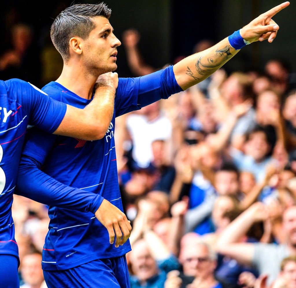 AlvaroMorata's tweet photo. A te che sei il mio sostegno @alicecampello 💙. A voi perché siete la cosa più bella che abbiamo fatto👨‍👩‍👦‍👦. VAMOS CHELSEA!!!! https://t.co/04ZKTfq7Gj