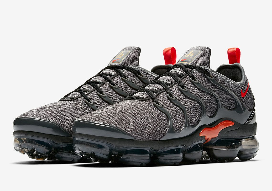 vapormax plus colors