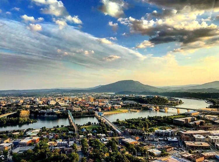 There's a reason we're called the Scenic City! #ChattanoogaFun PC: <a href="/ChattAviation/">RockCreekAviation 🚁</a>