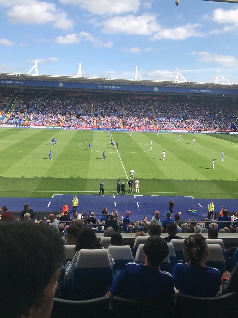 PinkCarLeasing's tweet photo. 2nd half of the Leicester v Wolves match and Leicester are winning 2-0 @E151MON @sarahdTM1 #competitionwinners #hospitality #directorsbox #football https://t.co/aGD3f0O768