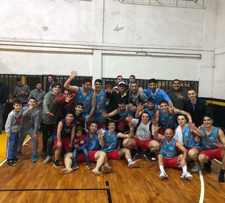 SantaFeBasket's tweet photo. RESULTADOS 2º FECHA #B_Rosarina TIMBUES 83 X 84 LIBERTAD ; GARIBALDI 75 X 80 UNIVERSITARIO ; BEN HUR 86 X 73 FISHERTON ; CALZADA 75 X 63 NEWELLS ; TALLERES de A. Seco 93 X 68 TALLERES RPB "B" ; SALADILLO 87 X 89 TIRO SUIZO https://t.co/btBHhmH8fO