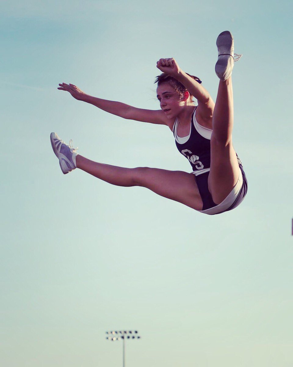 BrittScherba's tweet photo. Happy to be back 💙🐦✨ https://t.co/KvFGfteBo9
