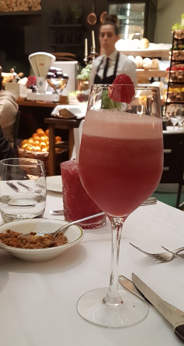 Nikki_T_88's tweet photo. Had a lovely lunch with my mum and brother @NovikovLondon for my mums birthday 😘  #HappyBirthday https://t.co/2T6H4zMbNj