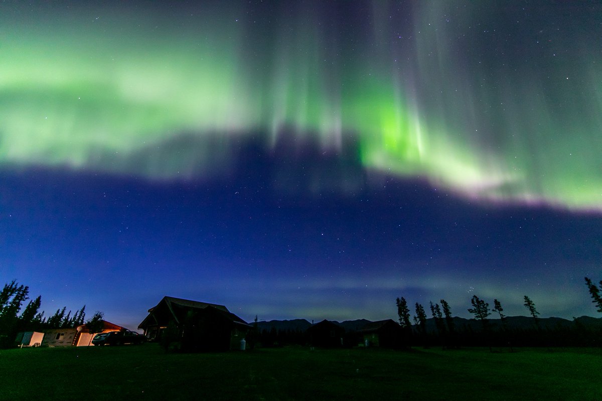 norlightsyukon's tweet photo. This season is really starting great! Left the camera outside shooting for a time lapse video and went to bed. Here a few photos what the camera picked up during the night. The video will be posted in the next days. https://t.co/DTyuUDSO6x